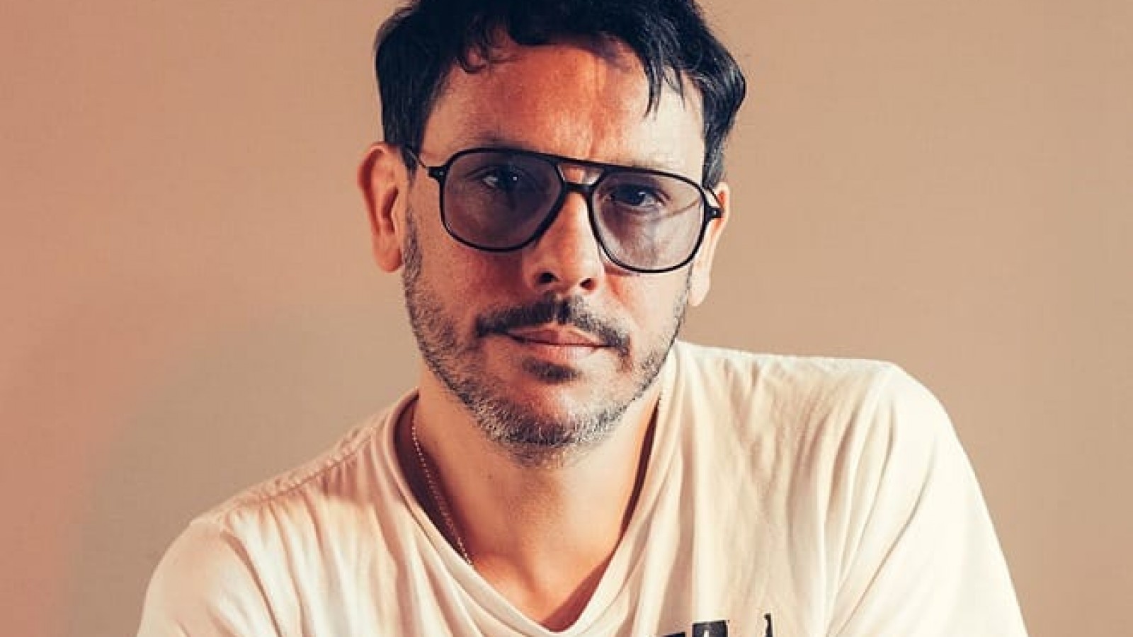 Lisandro Aristimuño presenta su nuevo disco "El rostro de los acantilados"